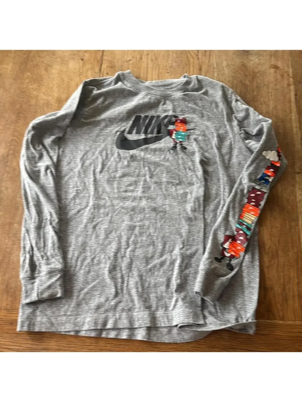 Nike Graphic Shoebox Long-sleeve Tee Large